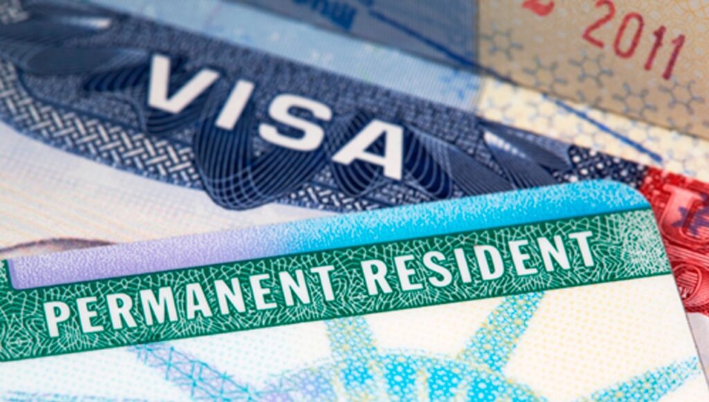 1000742471-1024x581 A suspensão de vistos de imigração pelos EUA: impacto seletivo e implicações para a mobilidade global